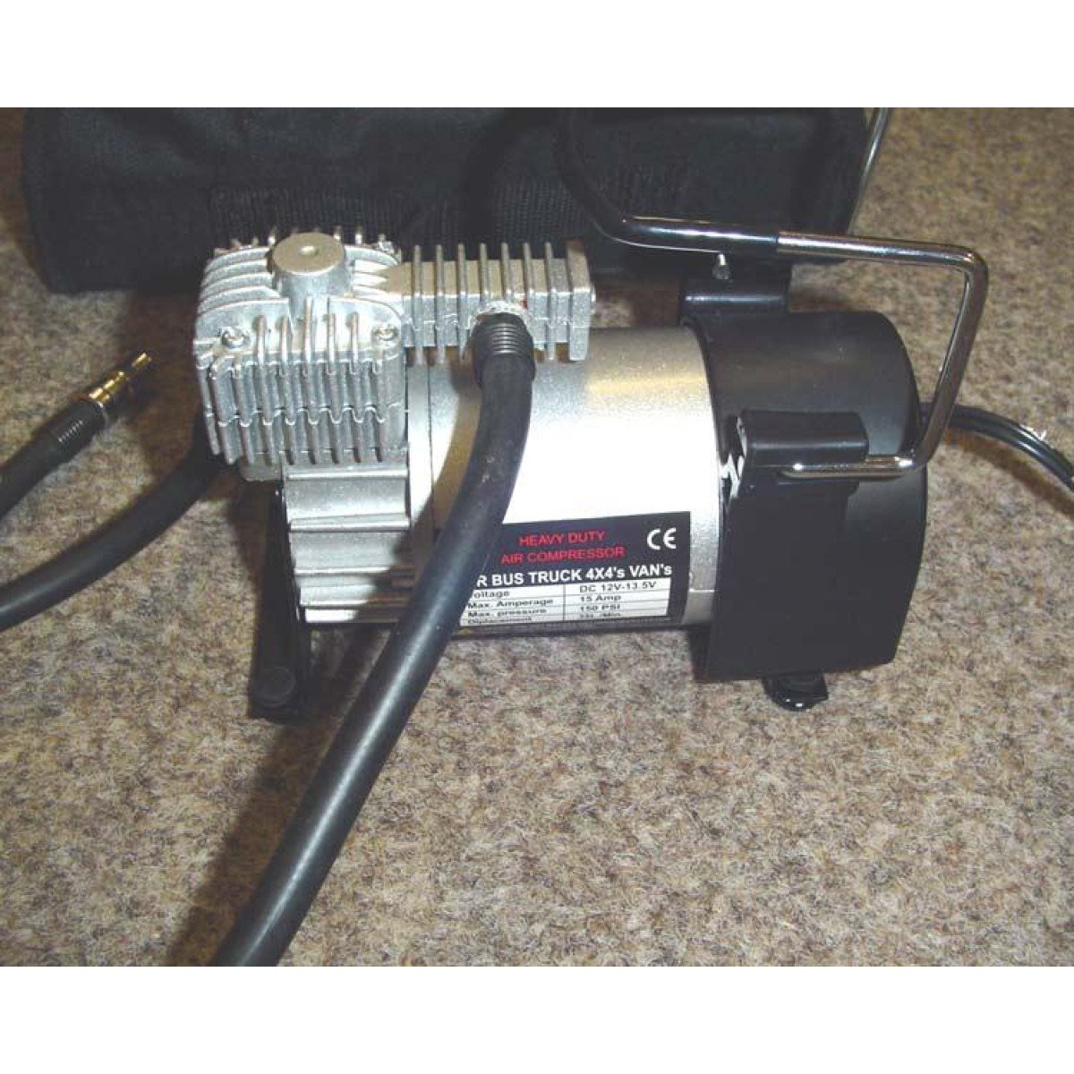 Auto-Luftkompressor 12V 10 bar 61566 mit Koffer Auto-Luftkompressor 12V 10 bar 61566 mit Koffer