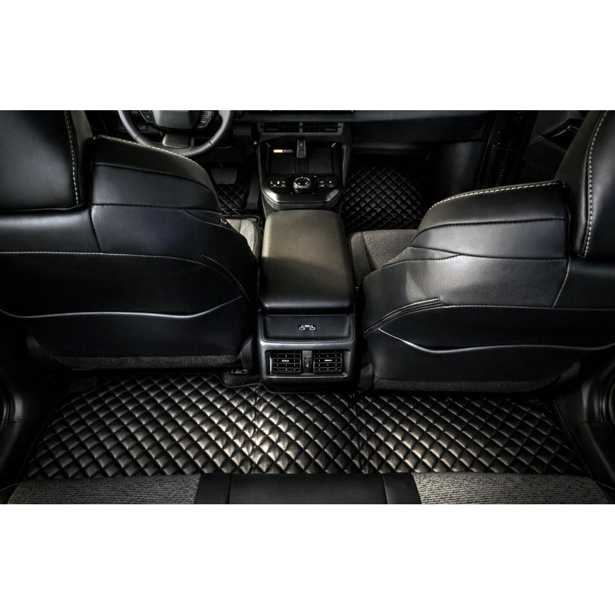 Fußmatten aus Kunstleder QuiltyMats ALFA Romeo 159 2005-2011 (Schwarz / schwarze nähte)