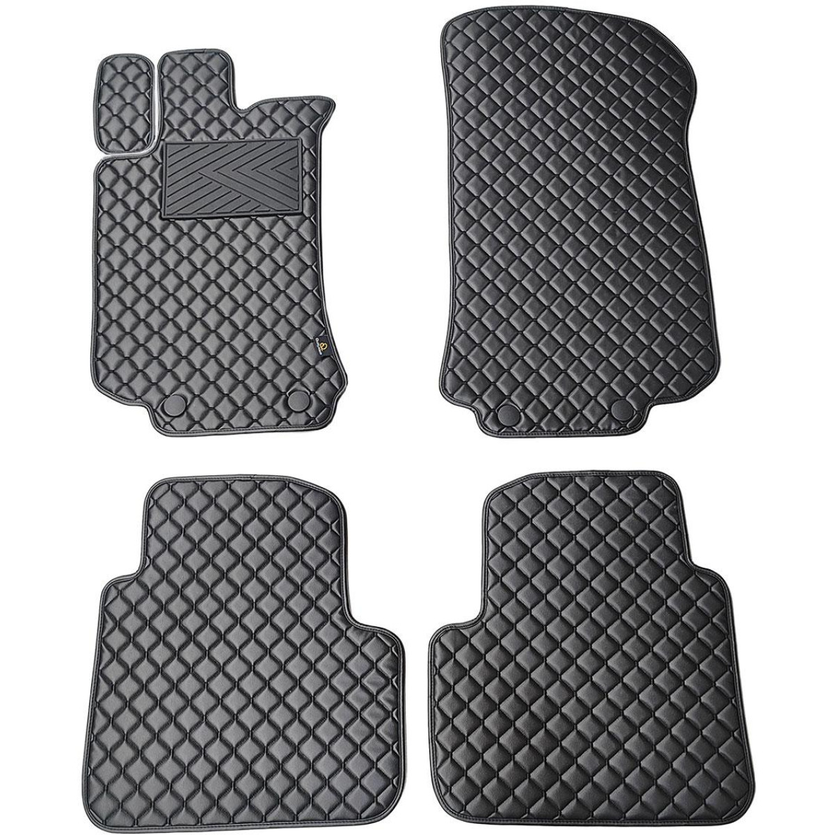 Fußmatten aus Kunstleder QuiltyMats MERCEDES-BENZ R-class W251 2005-2015 (Schwarz / schwarze nähte)