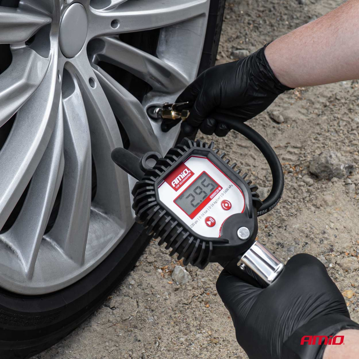 Aufblaspistole mit digitalem Manometer 16 bar AMIO-04483