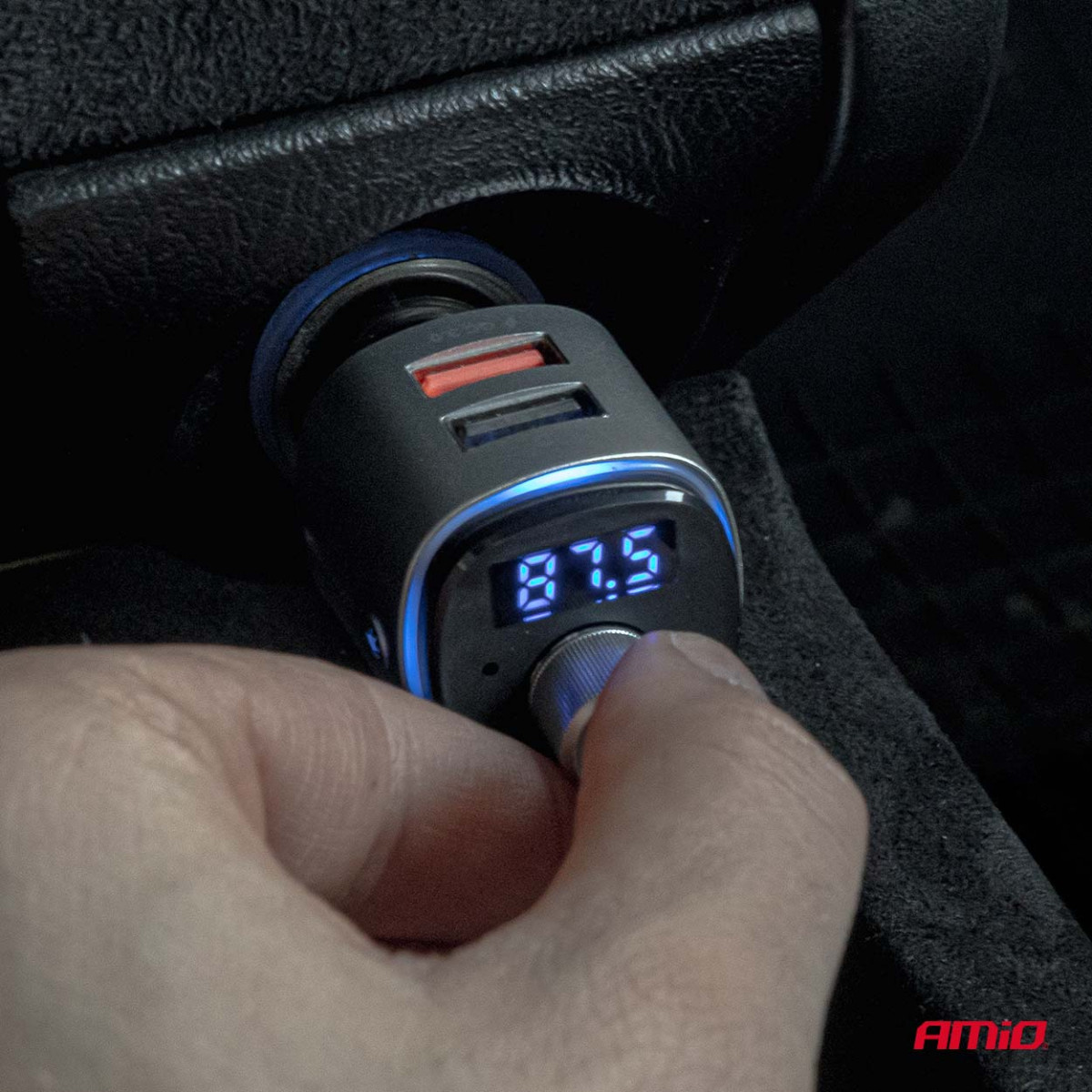 FM-Transmitter fürs Auto, 2×USB-A microSD 12V 24V AMIO-04654