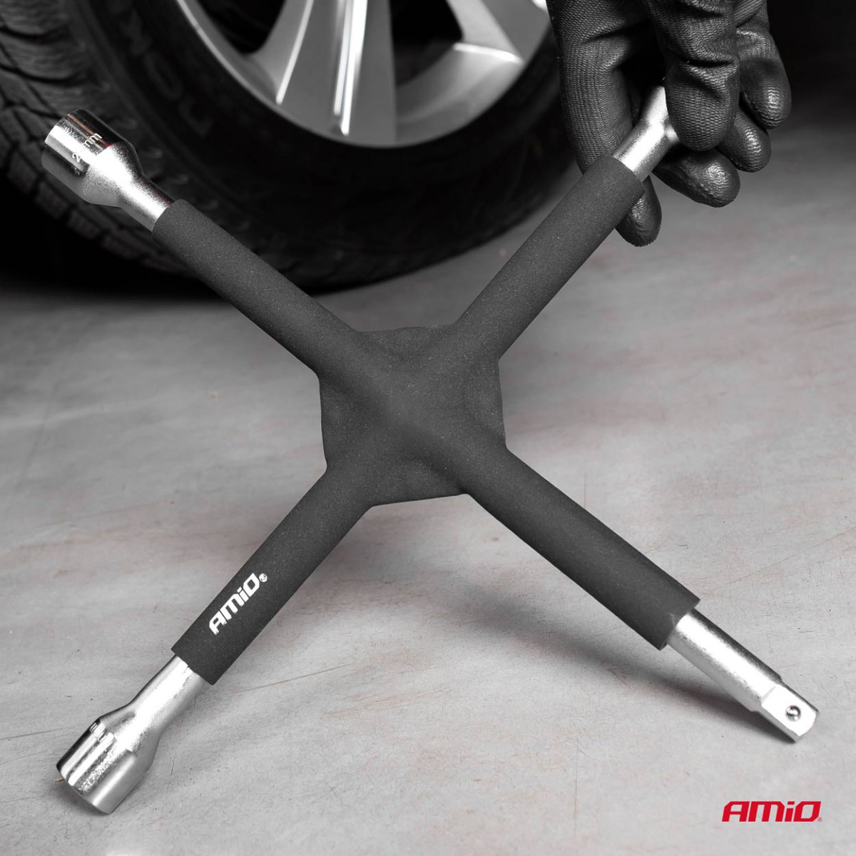 Kreuzförmiger Radmutternschlüssel 17–19–21 mm, 1/2", gummiert, AMIO-02402