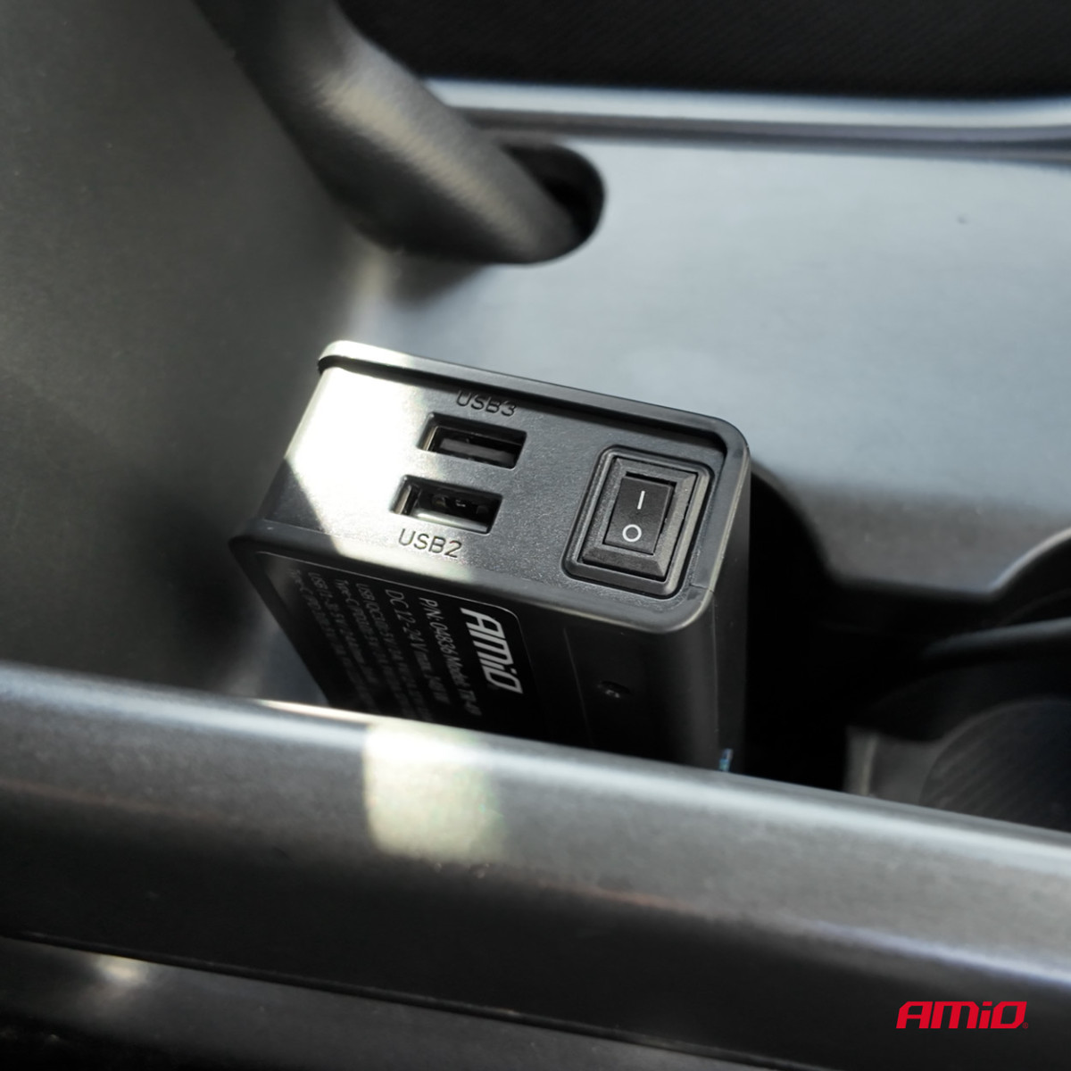 Steckdosenverteiler 12/24V mit 3x USB-A, USB-C, QC3.0, PD3.0 148W AMIO-04836