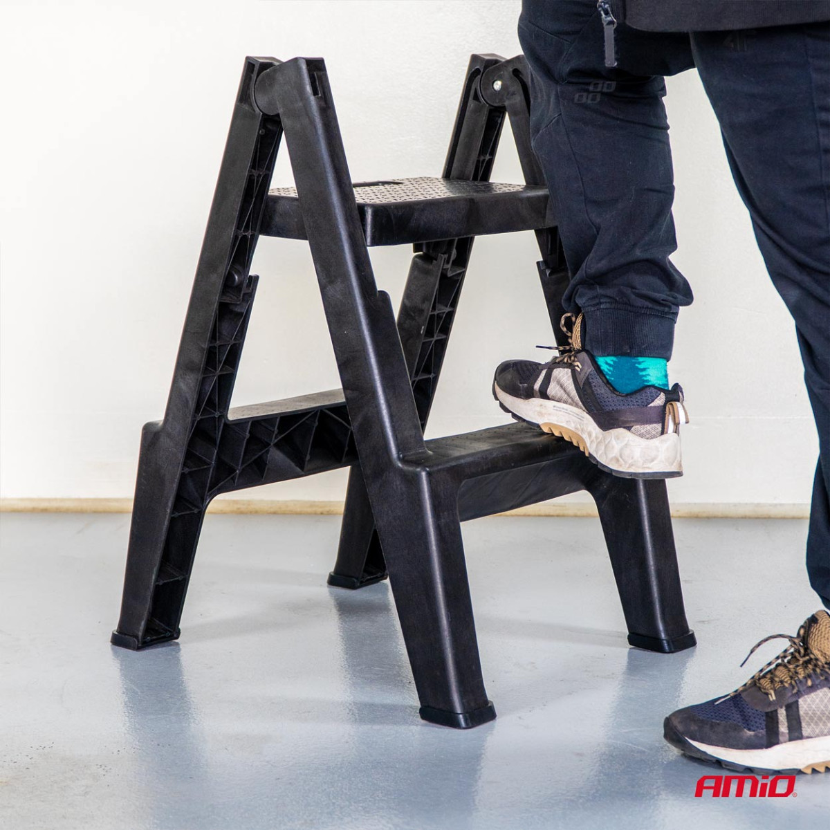 Klappleiter 51,5 cm 150 kg AMIO-04267