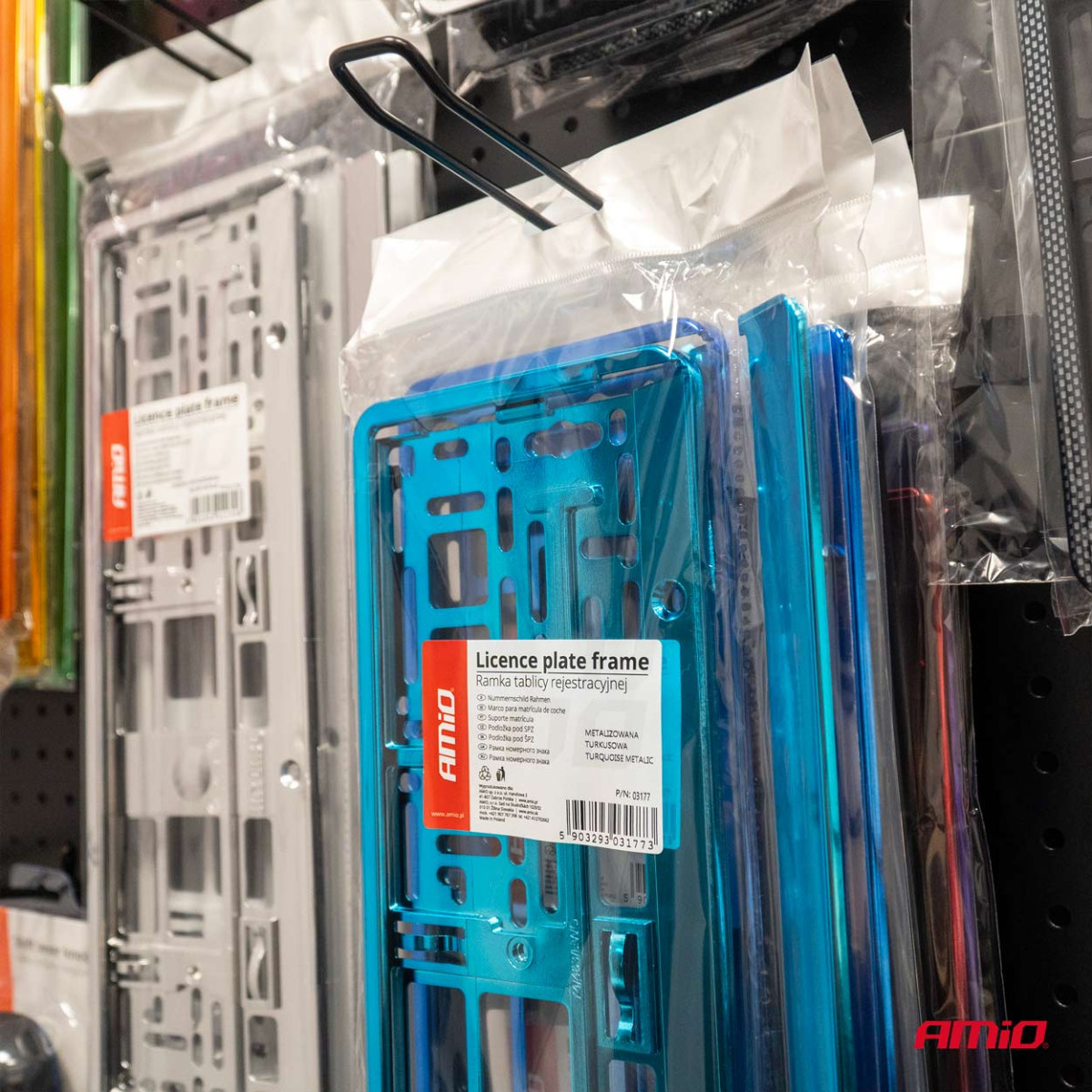 Kennzeichenhalter – metallisch-türkis, AMIO-03177