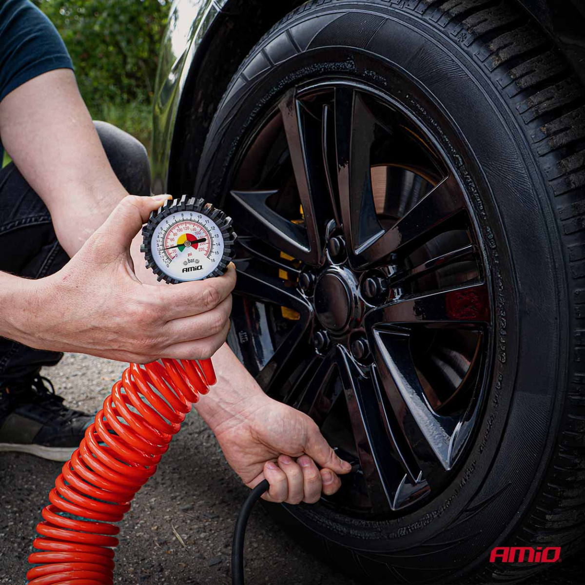 Mechanisches Manometer mit Gummischutz 16 bar G 1/4″, AMIO-04467