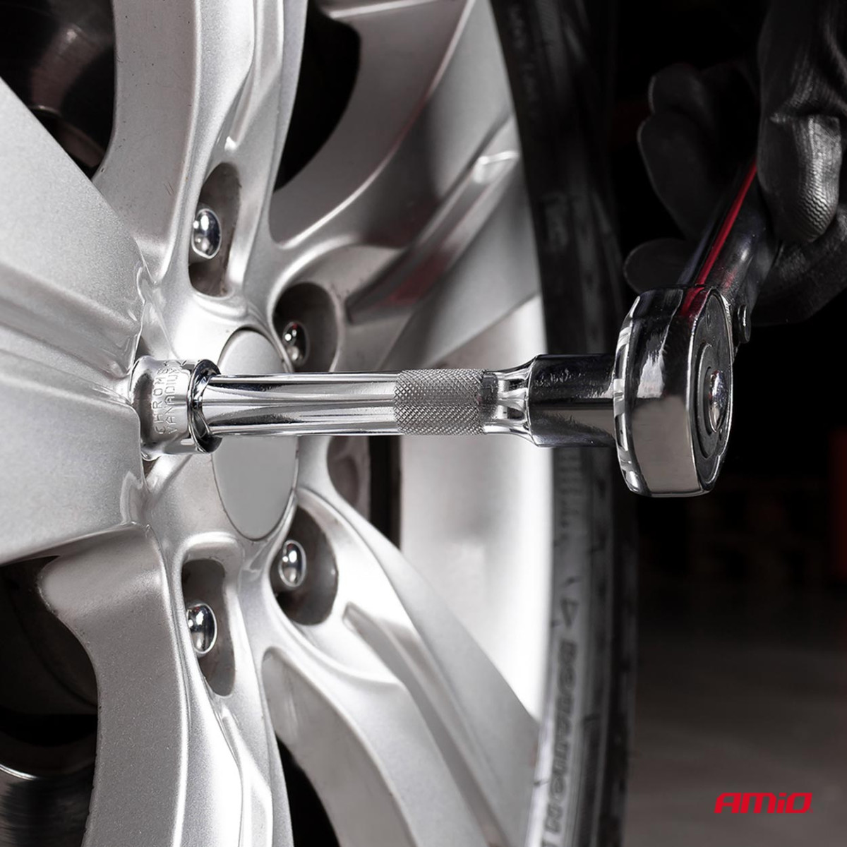 Drehmomentschlüssel mit Stecknüssen 17 / 19 / 21 mm, 40–210 Nm, AMIO-02407